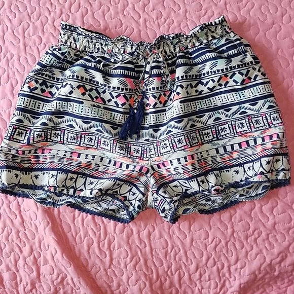 Girls dressy shorts - Picture 4 of 9
